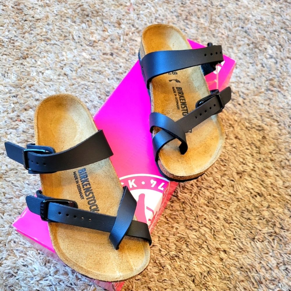 Toddler girl size 10.5  MAYARI KIDS